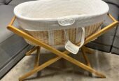 Moses basket with stand