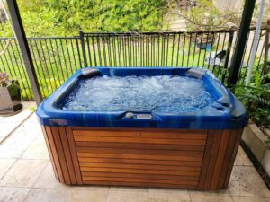 Free 2 person outdoor spa in Wollongong NSW, Australia