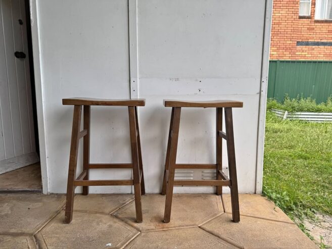 wooden stools – free to pick up