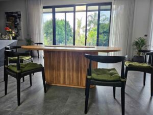 Free 8 seater dining table and 8 chairs with cushions in Sydney NSW, Australia