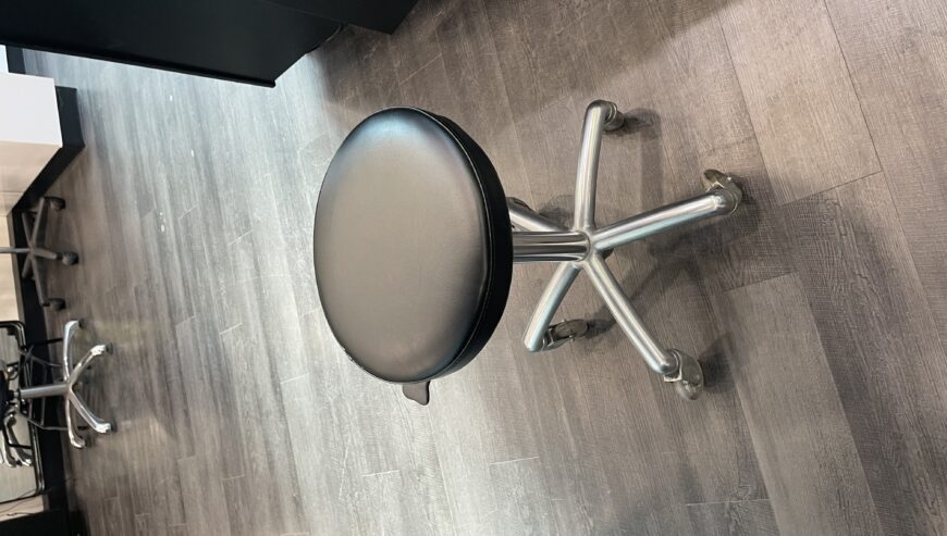 Hairdressing cutting stools