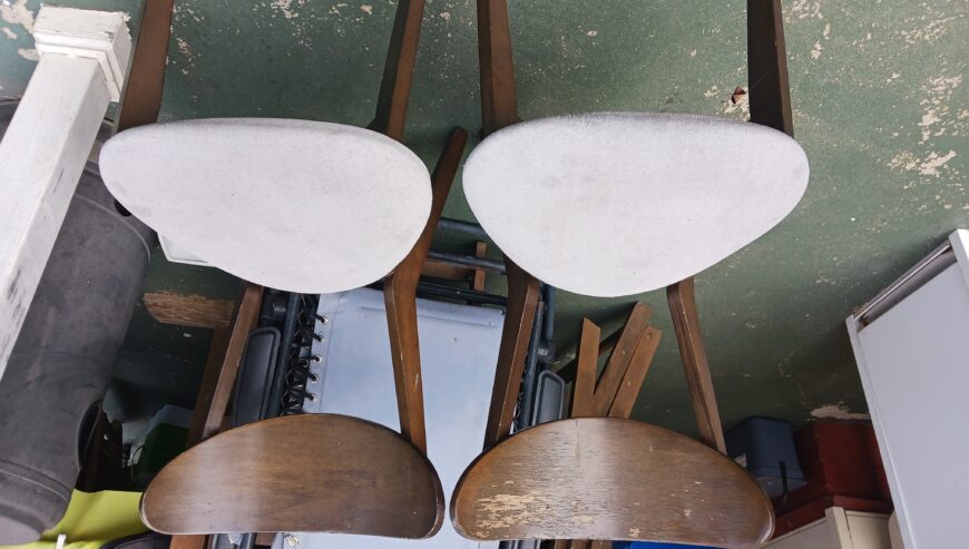 2 dining chairs