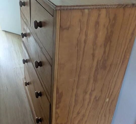 Chest of drawers