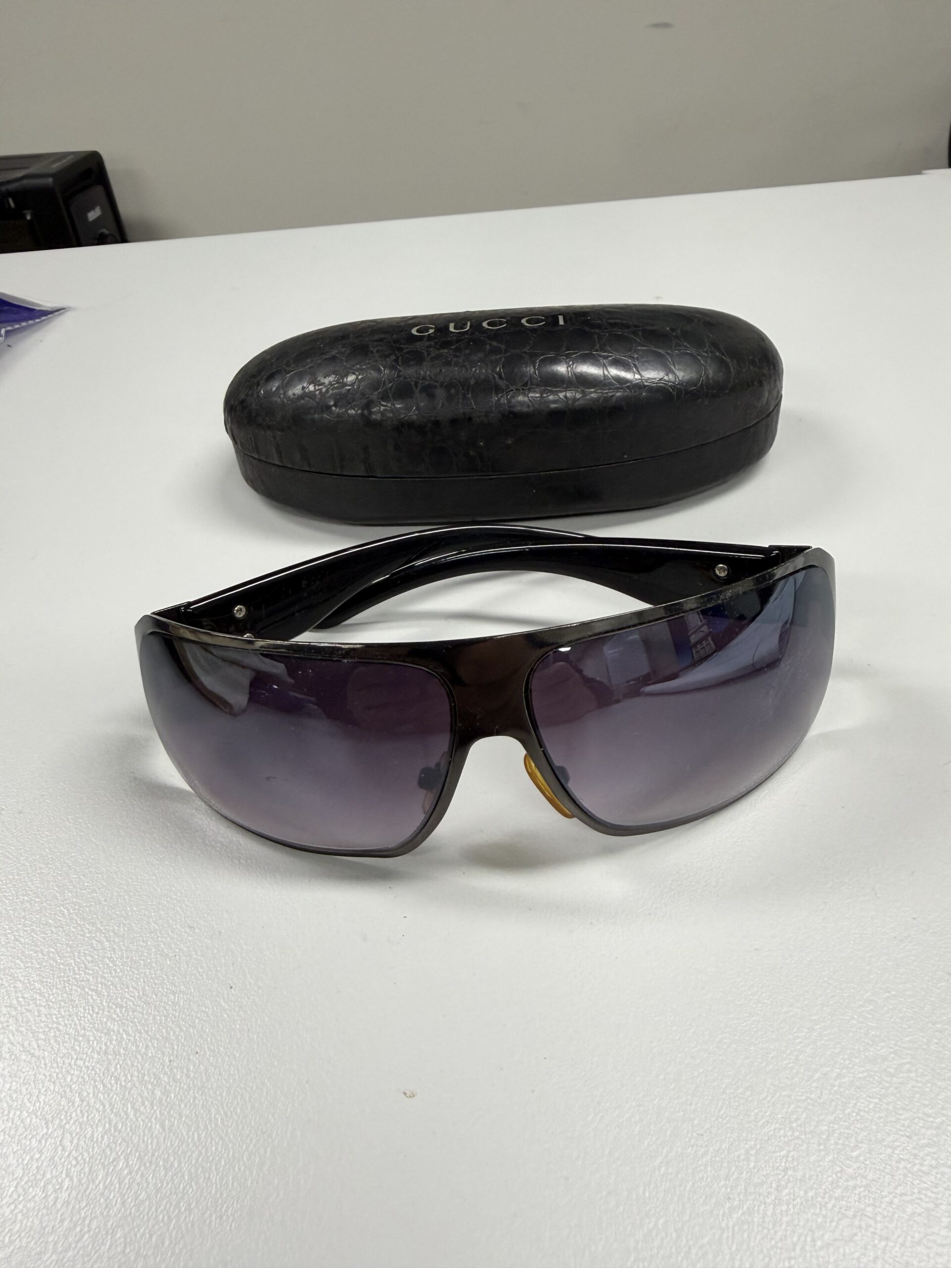 Ladies Gucci sunglasses