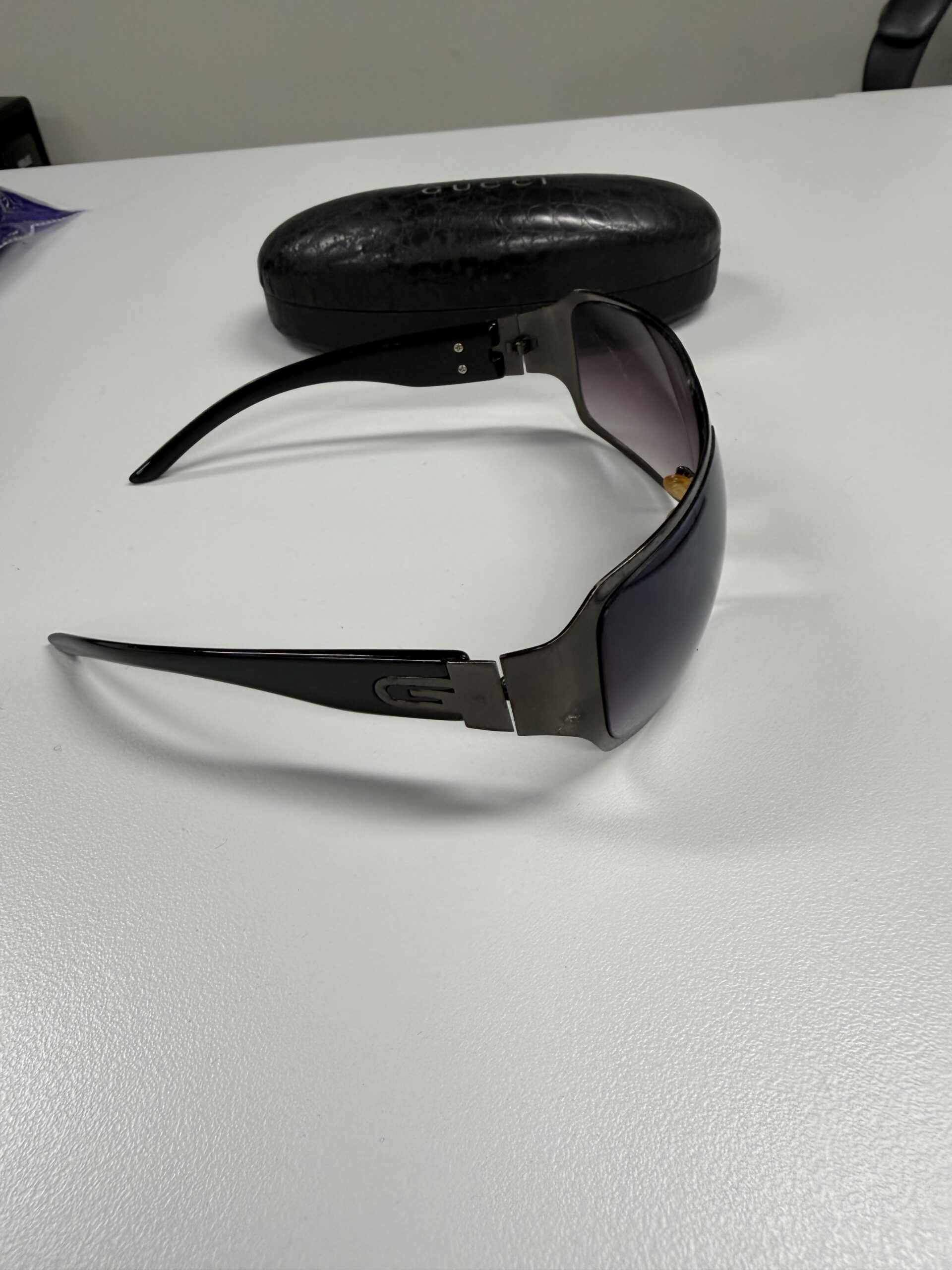 Ladies Gucci sunglasses