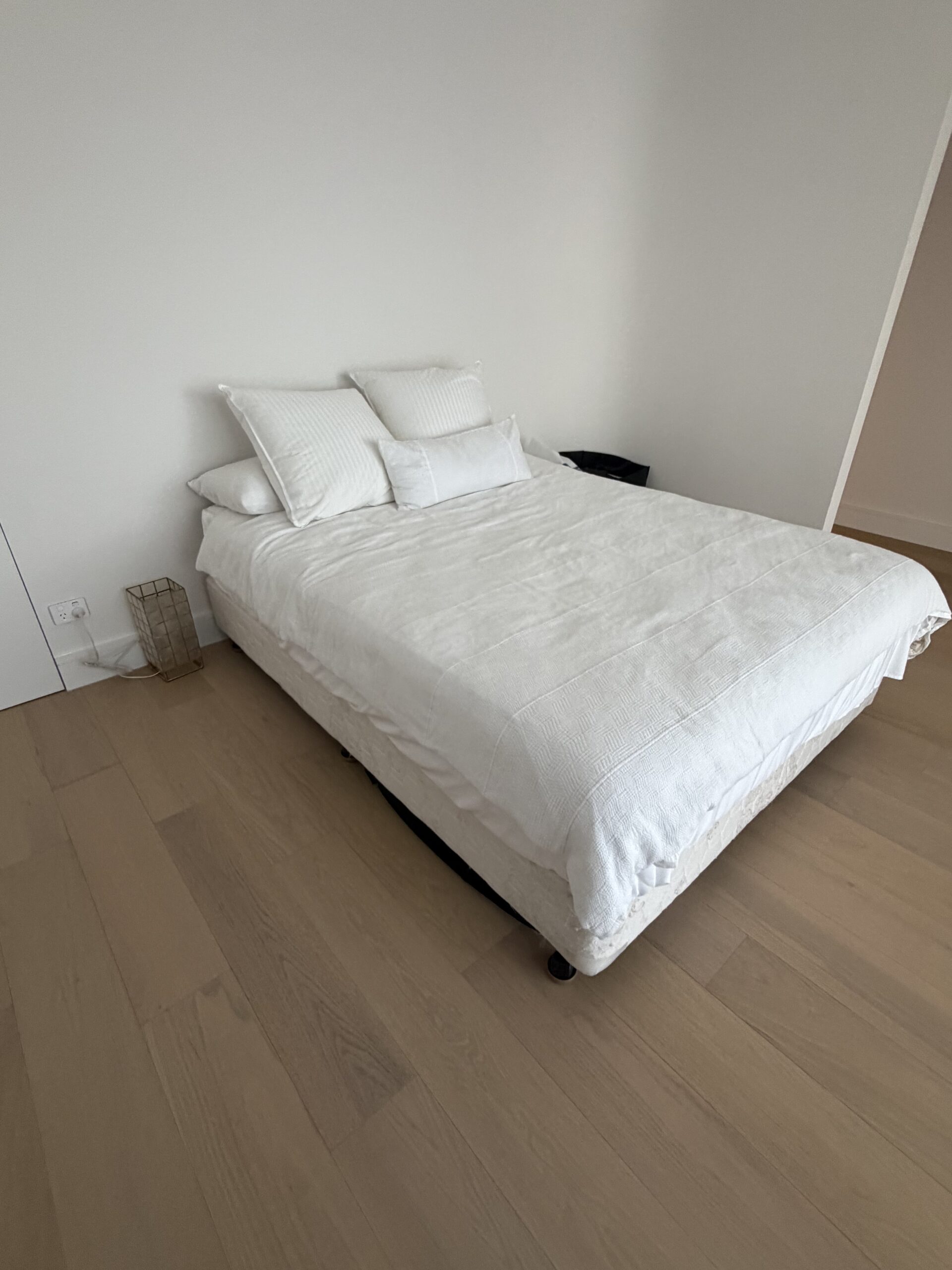 Queen bed base and mattress